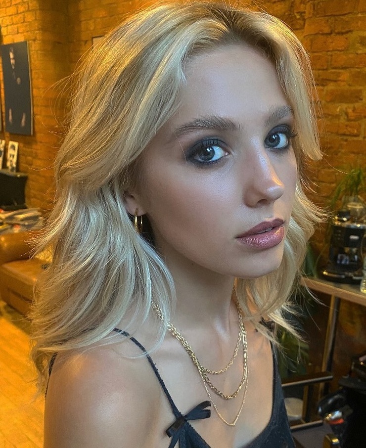 Ellie Sammer Ellie Sammer
