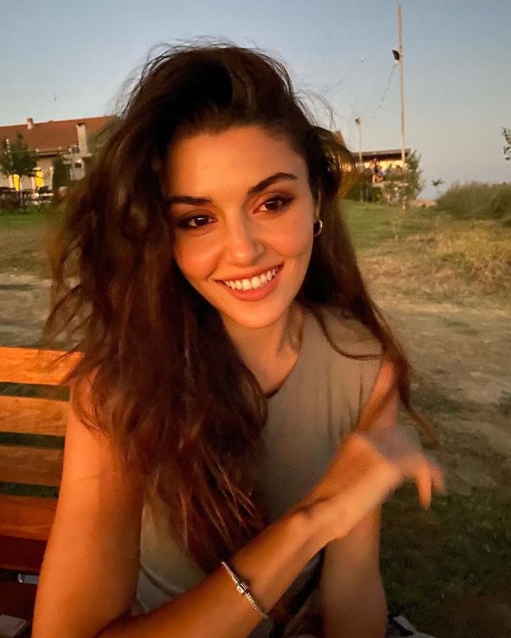 Hande Erçel Hande Erçel