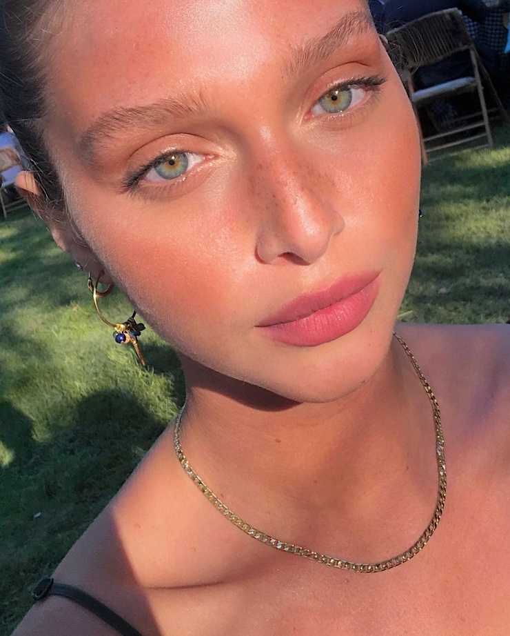 Talia Wallis Talia Wallis