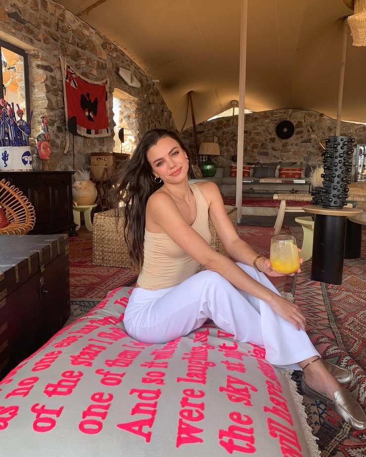 Yana Haenisch Yana Haenisch