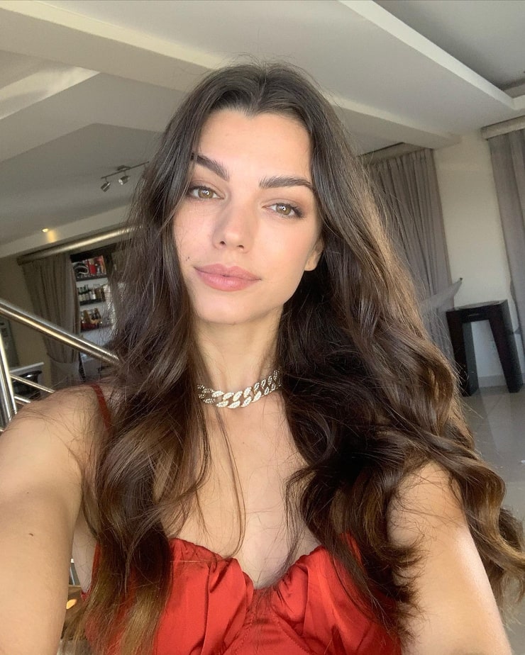 Yana Haenisch Yana Haenisch