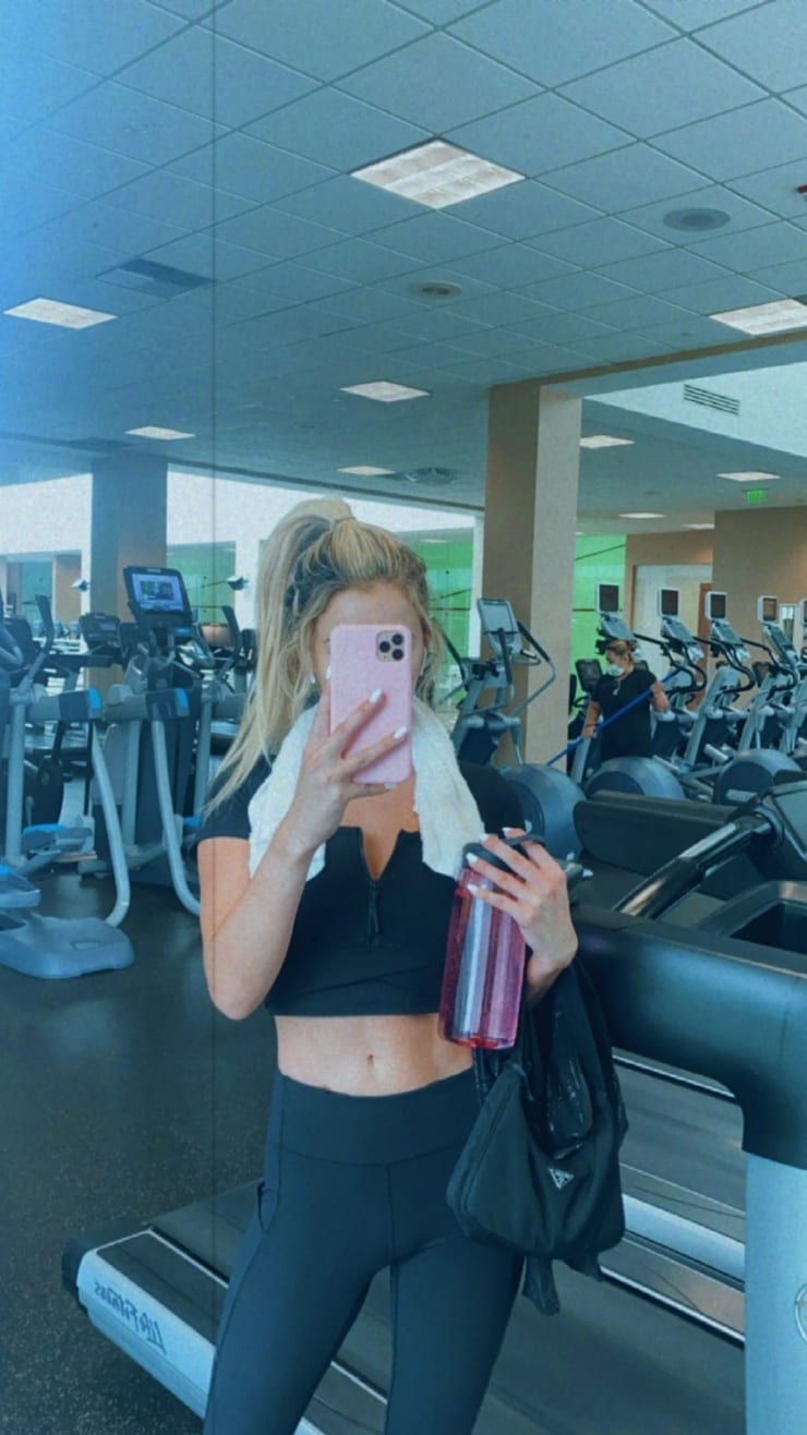 Lindsay Brewer