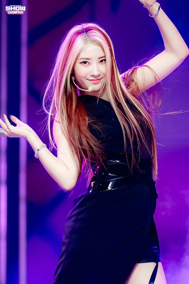 Chaeyoung Lee