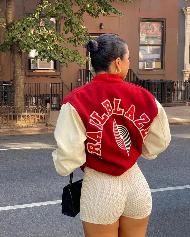Julia Kelly Julia Kelly