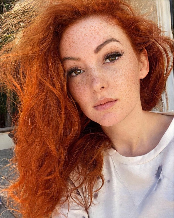 Nicole Simone Nicole Simone