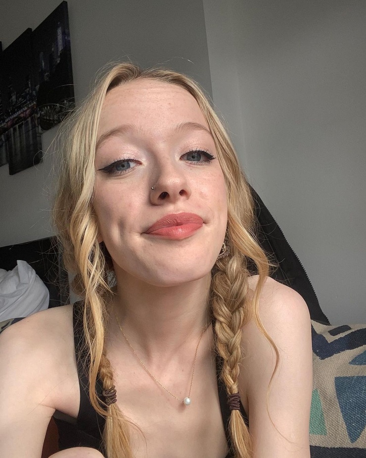 Amybeth McNulty