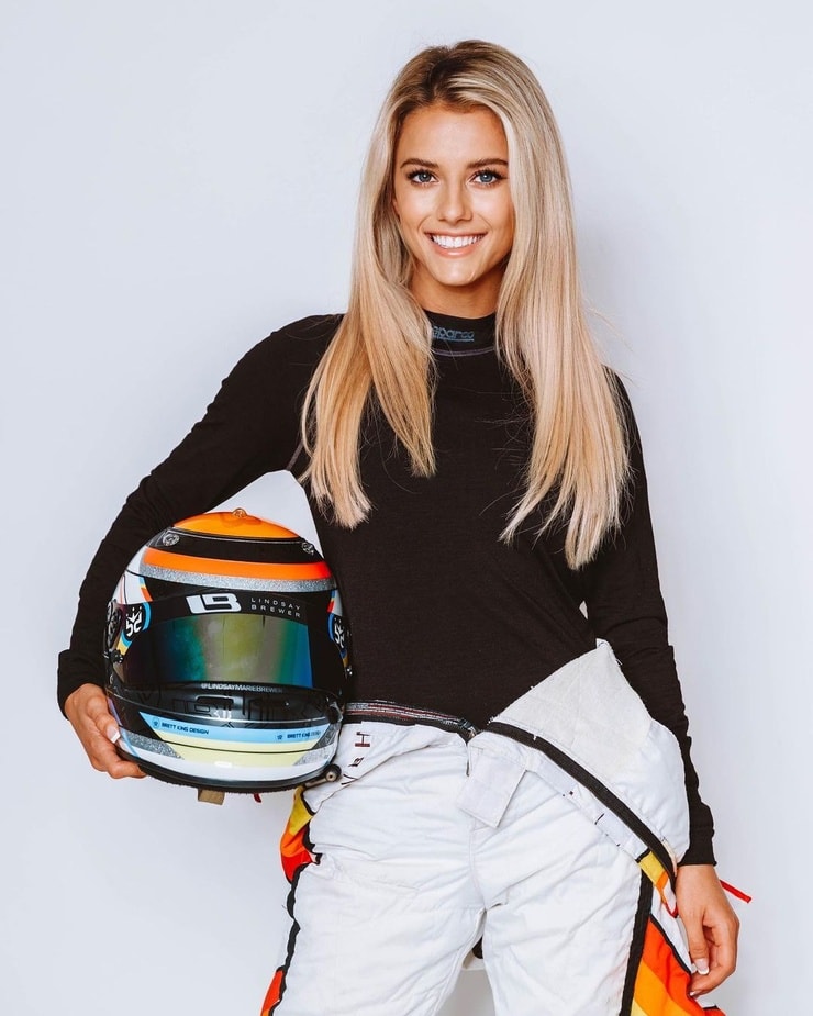 Lindsay Brewer Lindsay Brewer