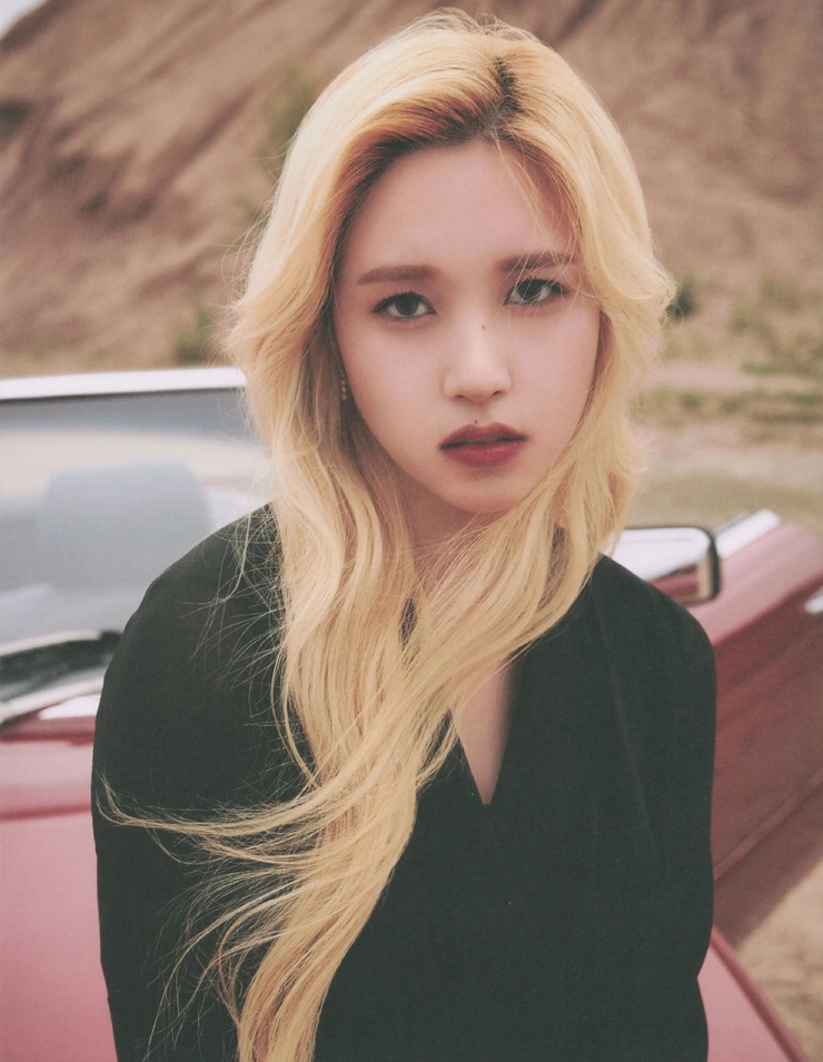 Myoui Mina