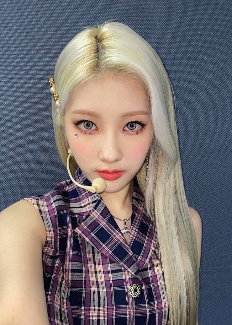 Chaeyoung Lee Chaeyoung Lee