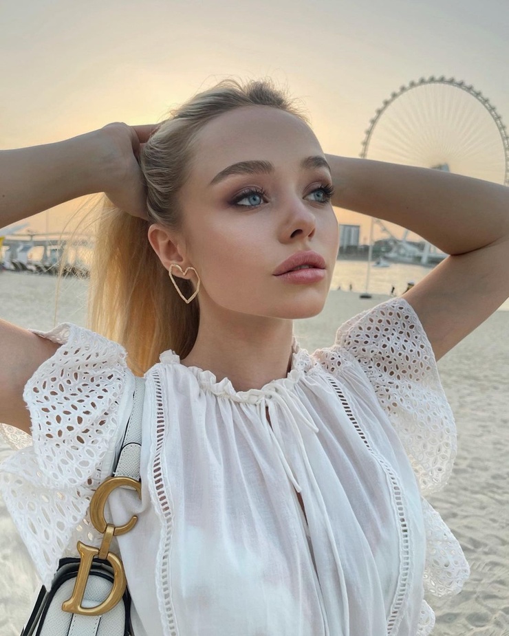 polina lebedeva