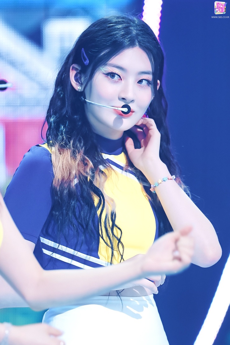 Seeun (STAYC)