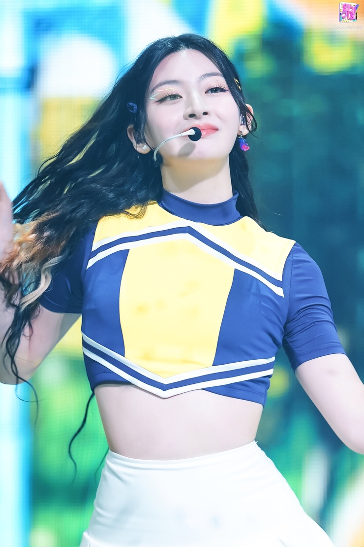 Seeun (STAYC)