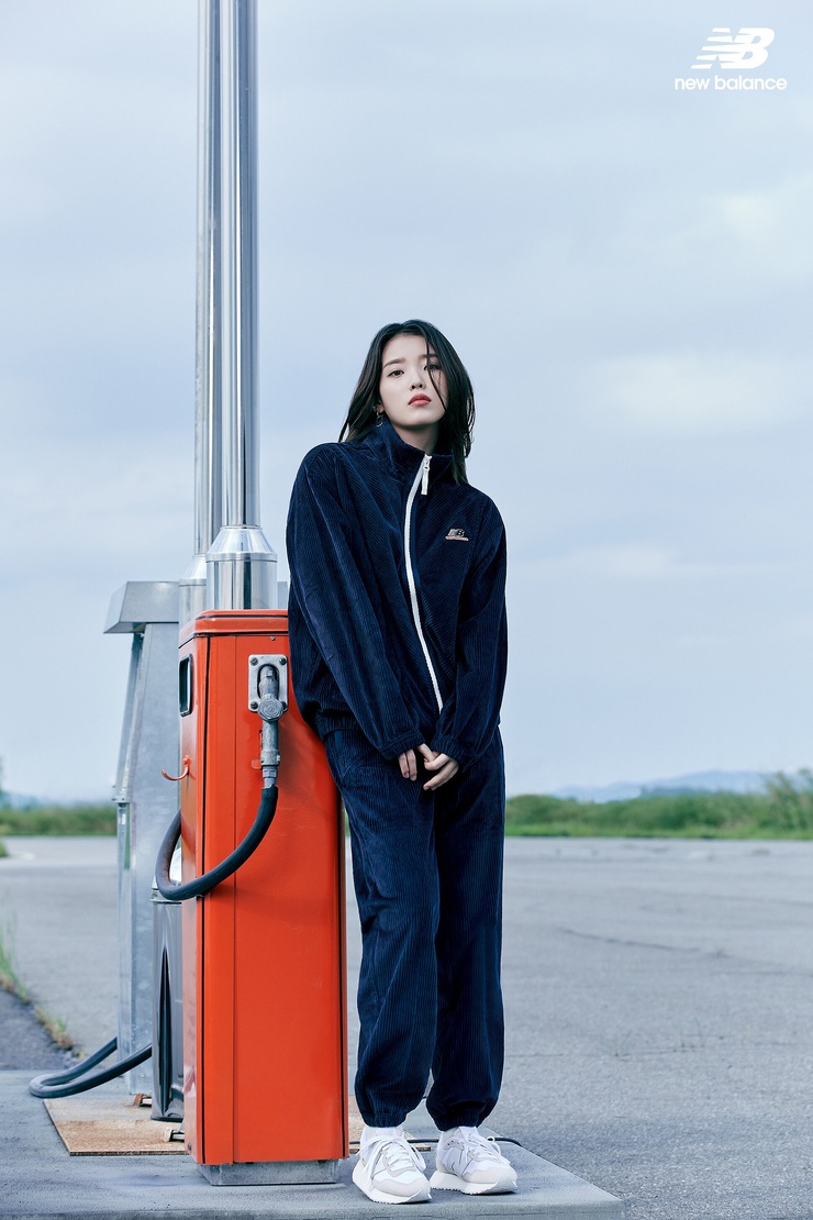 IU