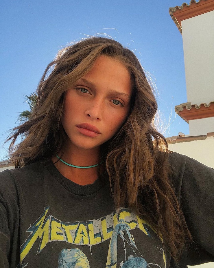 Talia Wallis Talia Wallis