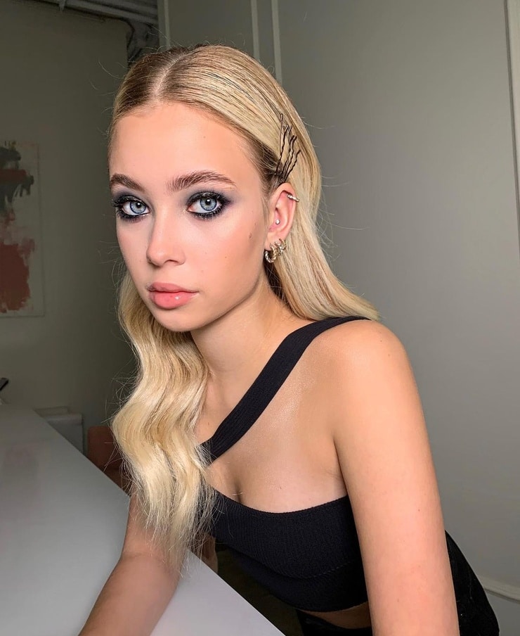 Ulyana Chzhan Ulyana Chzhan