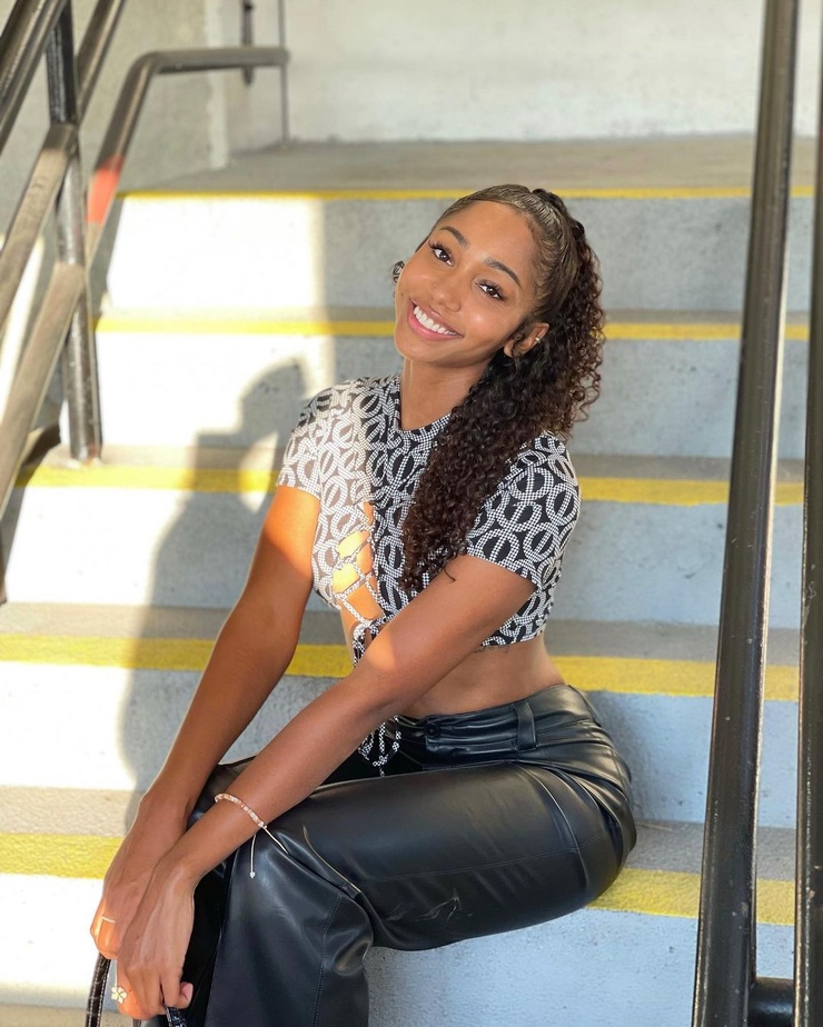 Chloe Foster II