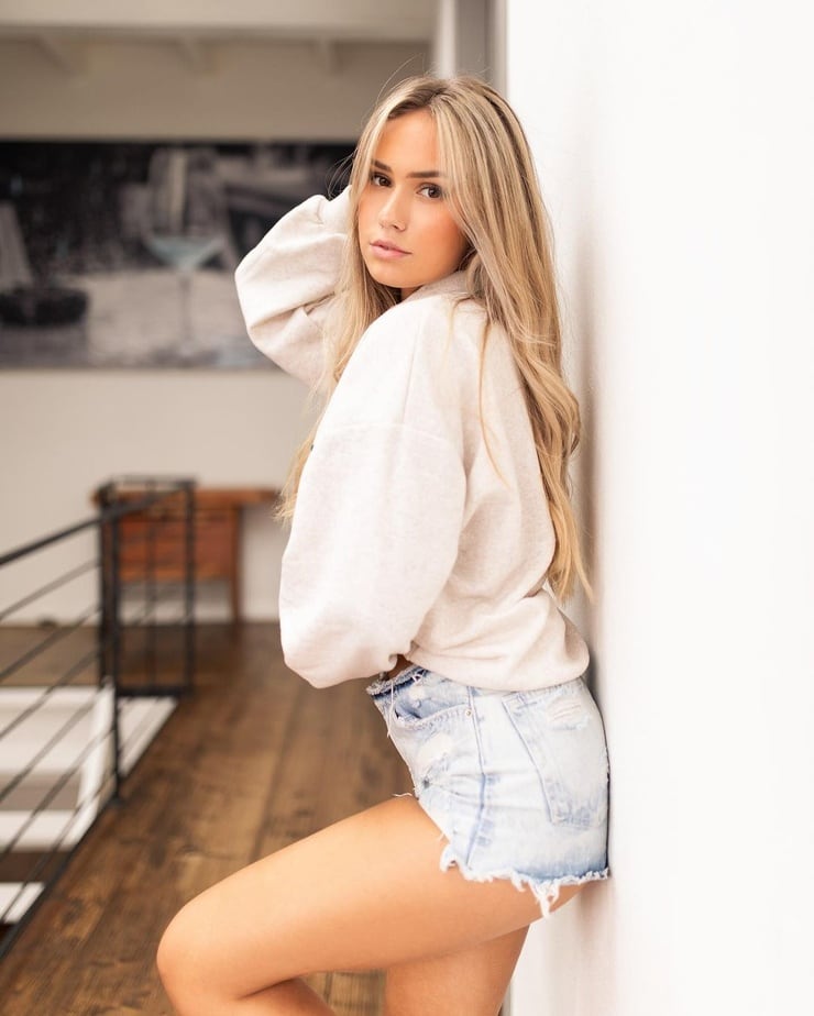 Alina Nitschke Alina Nitschke