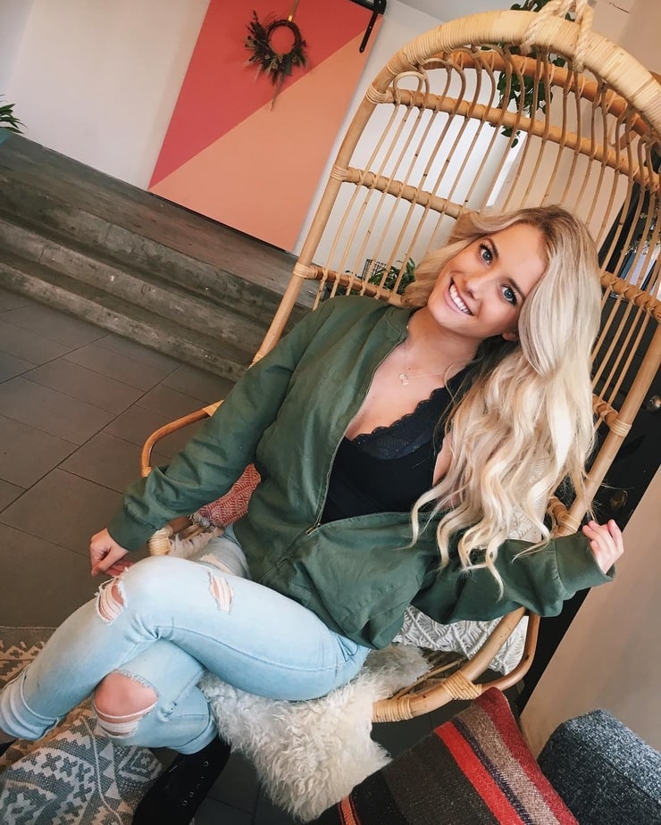 Lindsay Brewer