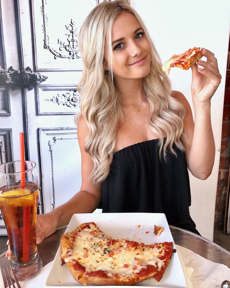 Lindsay Brewer Lindsay Brewer