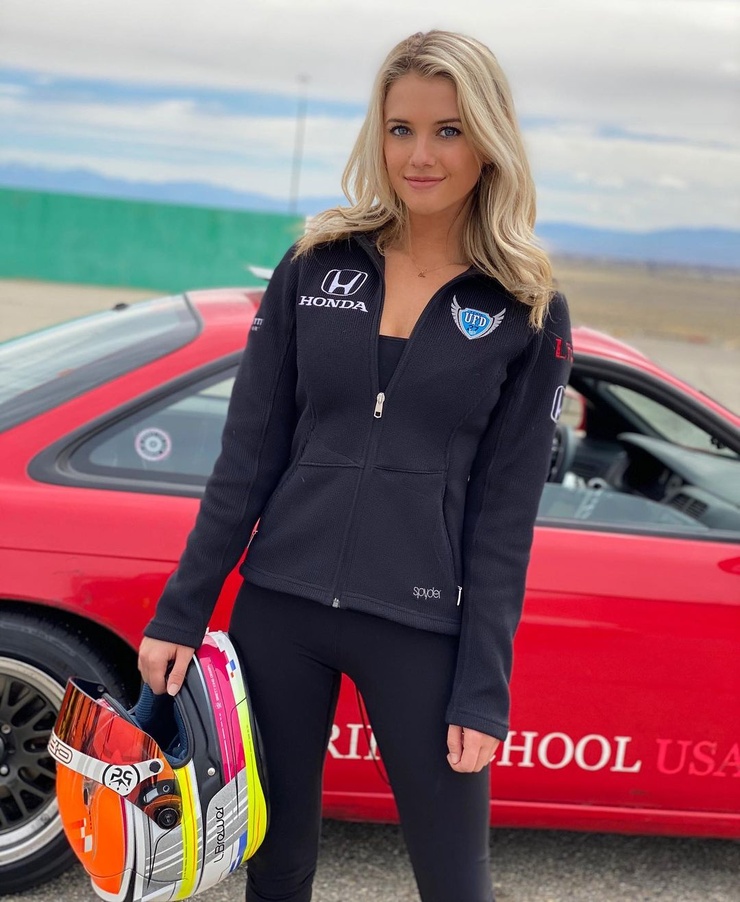 Lindsay Brewer