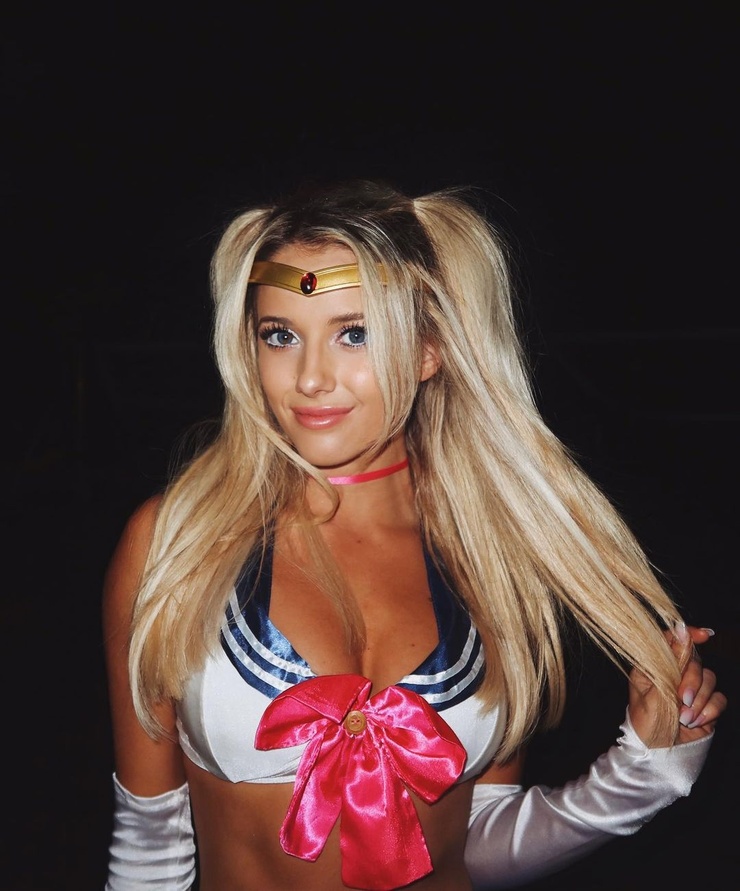 Lindsay Brewer Lindsay Brewer