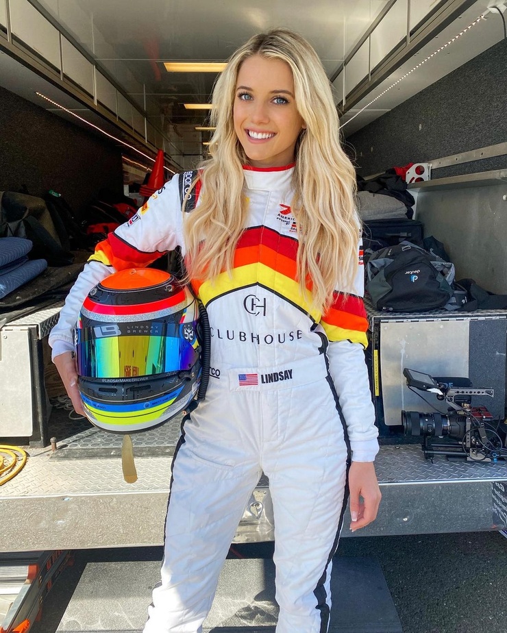 Lindsay Brewer