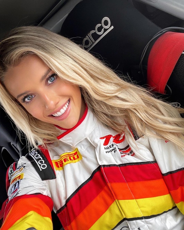 Lindsay Brewer Lindsay Brewer