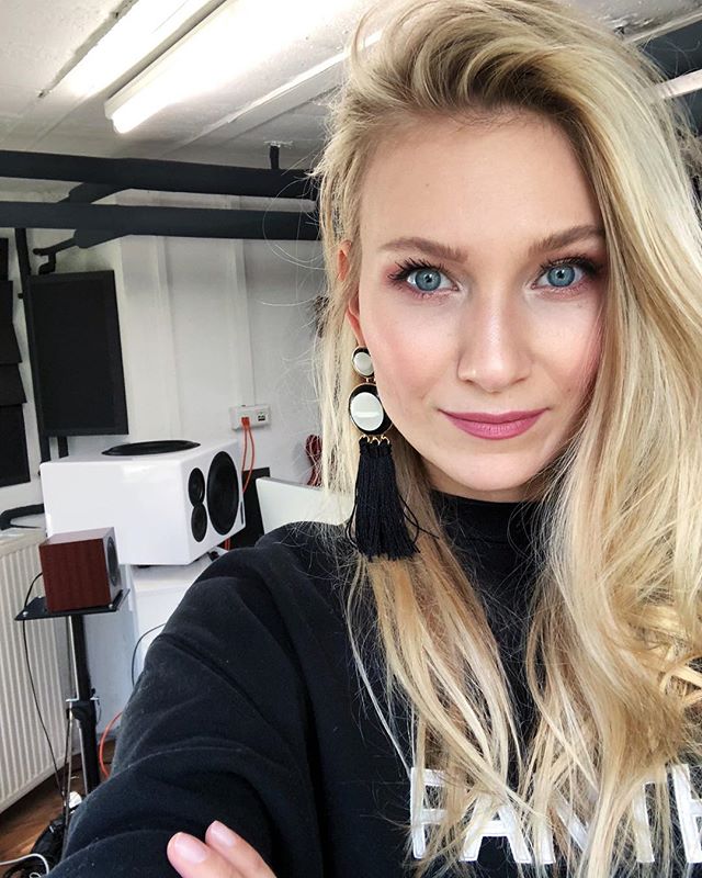 Carolin Niemczyk Carolin Niemczyk