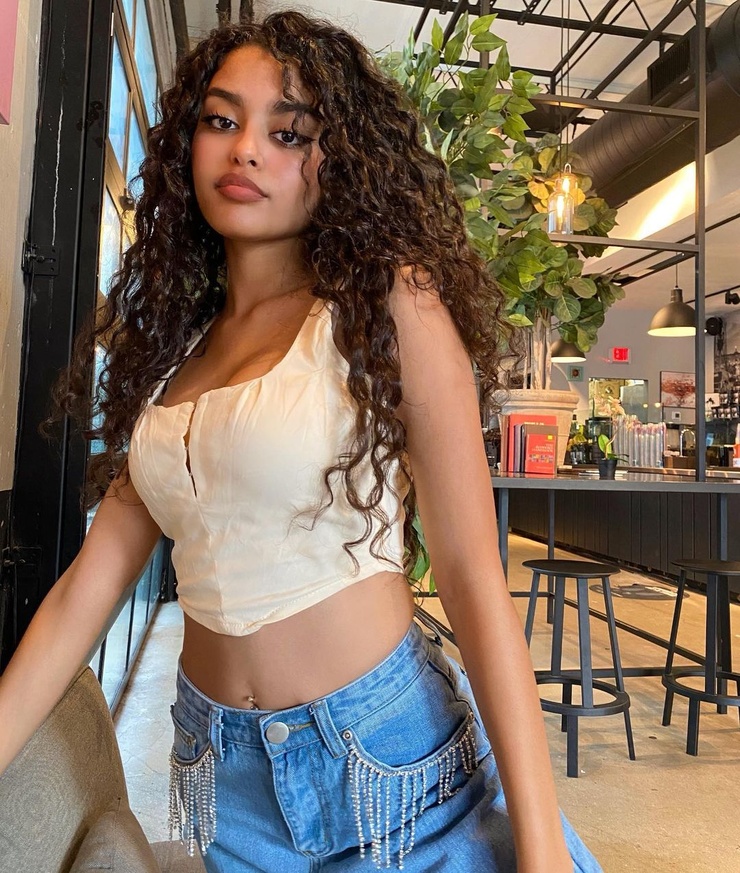 Sara Hamadeh picture