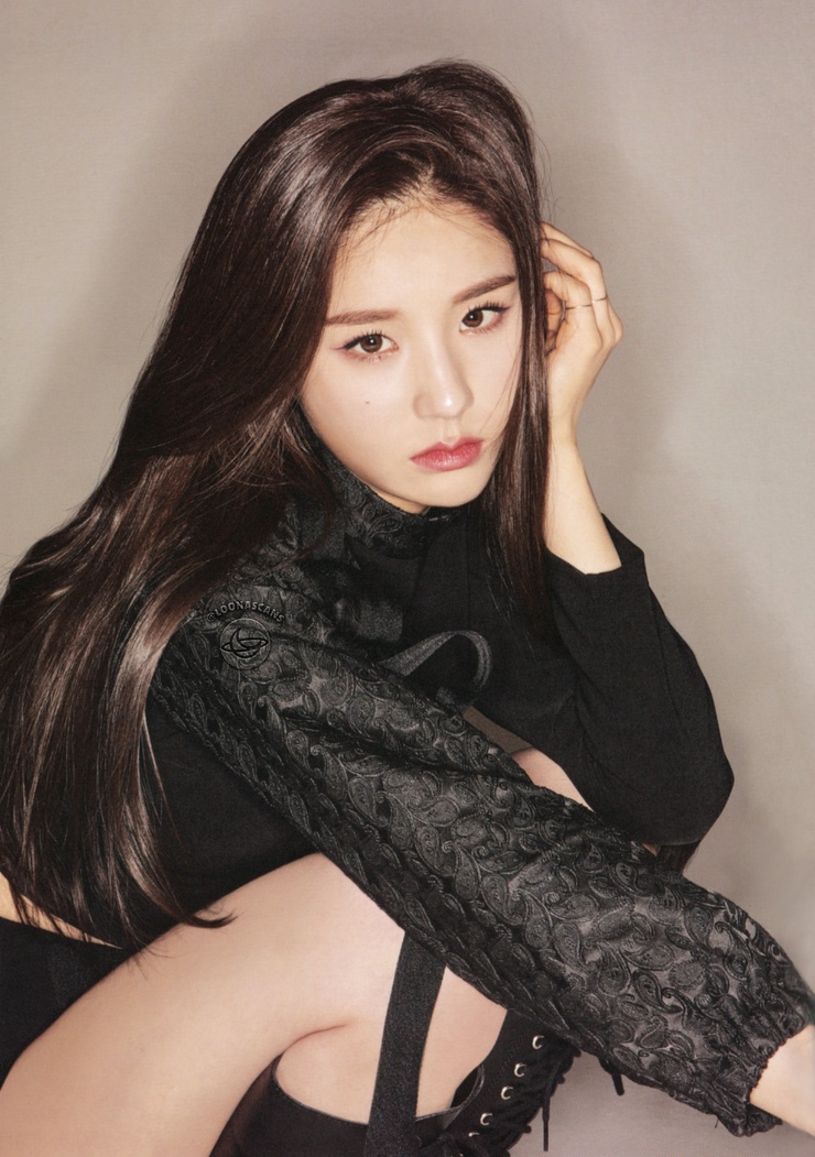 HeeJin HeeJin