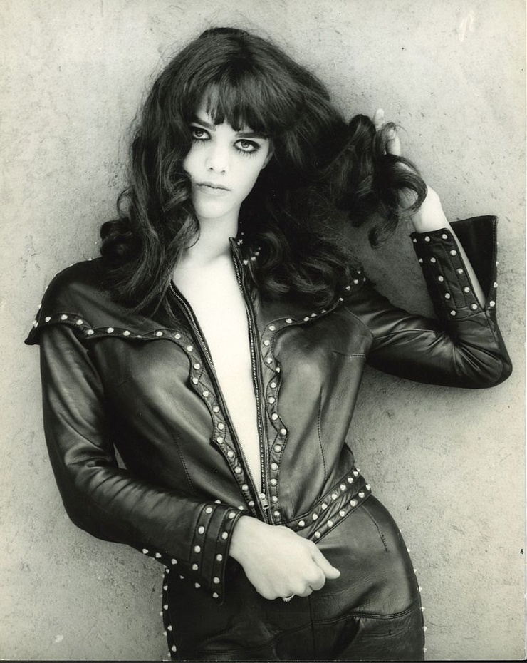Tina Aumont Tina Aumont