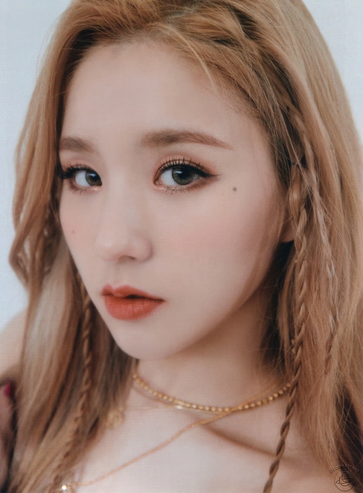 HeeJin HeeJin