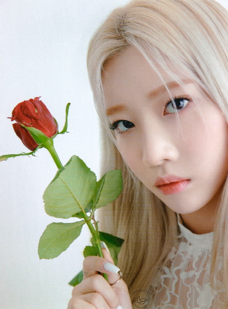 Kim Lip picture