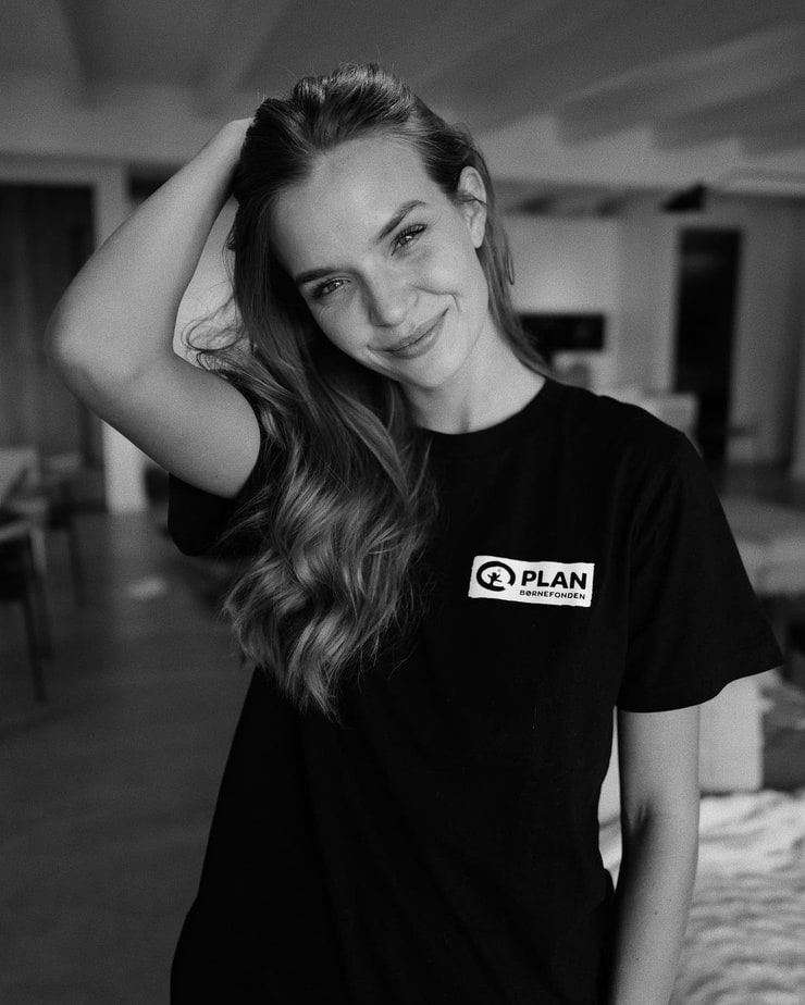 Josephine Skriver