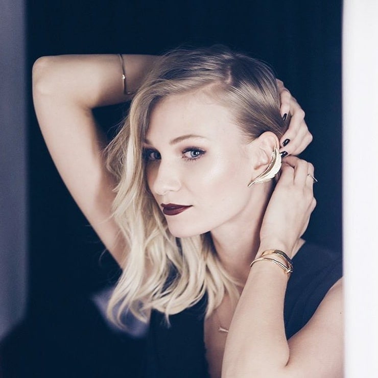 Carolin Niemczyk Carolin Niemczyk