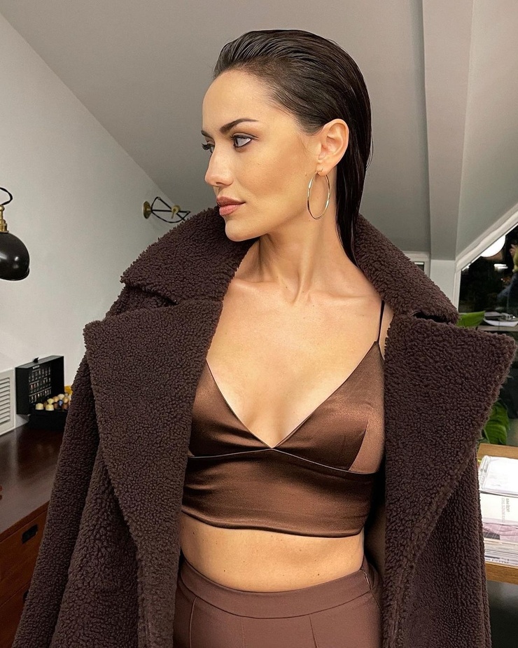 Fahriye Evcen Fahriye Evcen