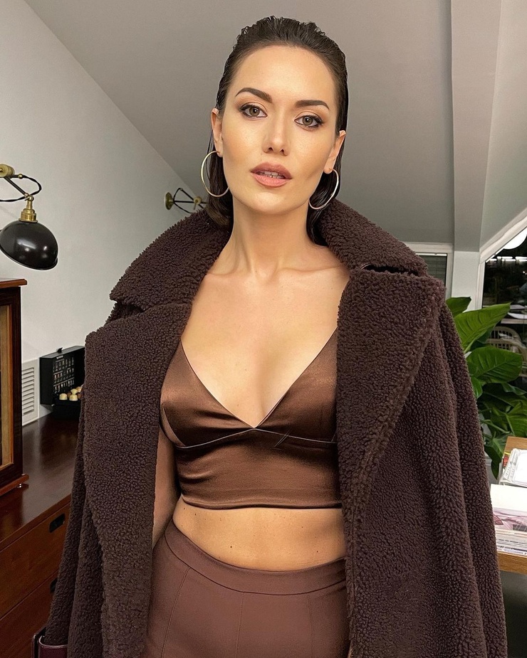 Fahriye Evcen Fahriye Evcen