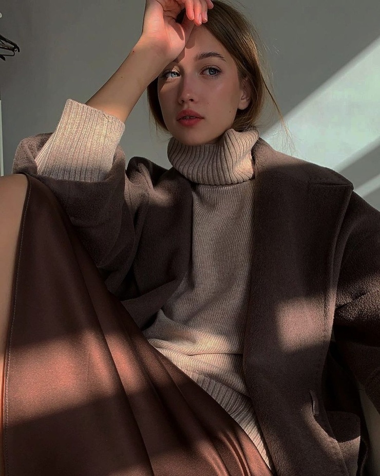 Julia Novikova (model)