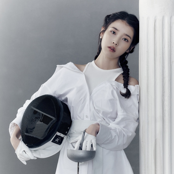 IU