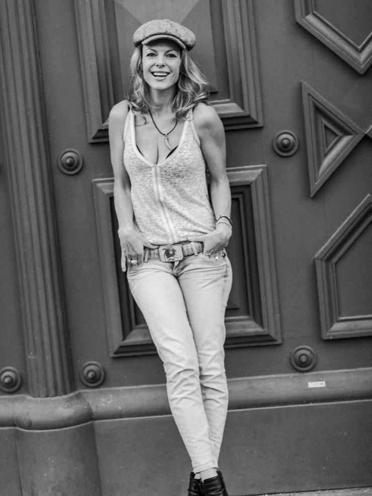 Annika Pages