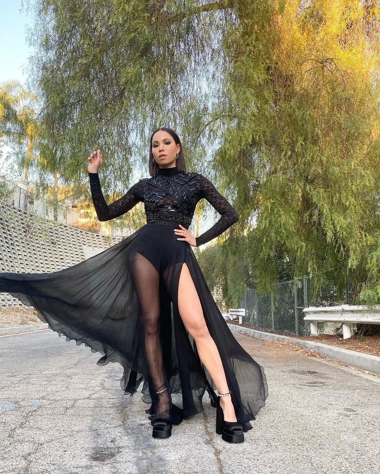 Jurnee Smollett-Bell