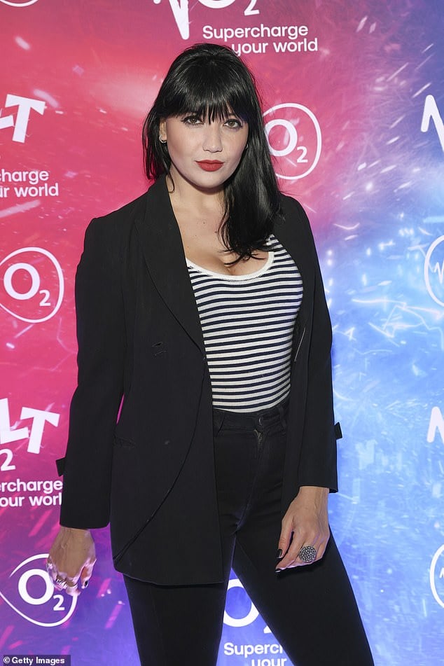 Daisy Lowe