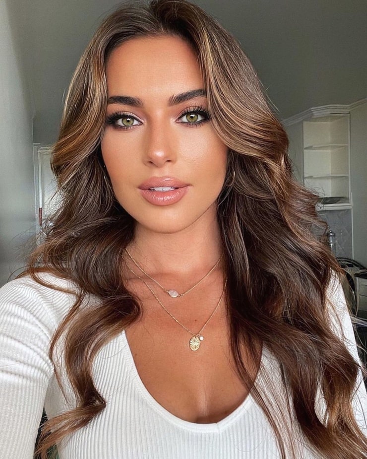 Izabela Ion Izabela Ion