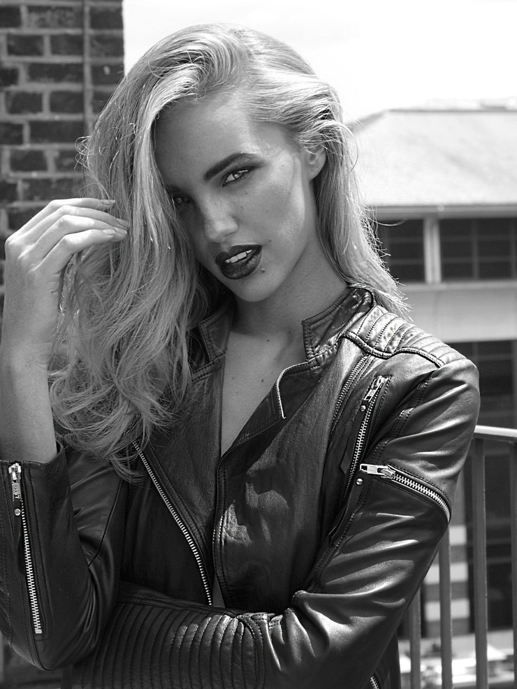 Brooke Hogan (I)
