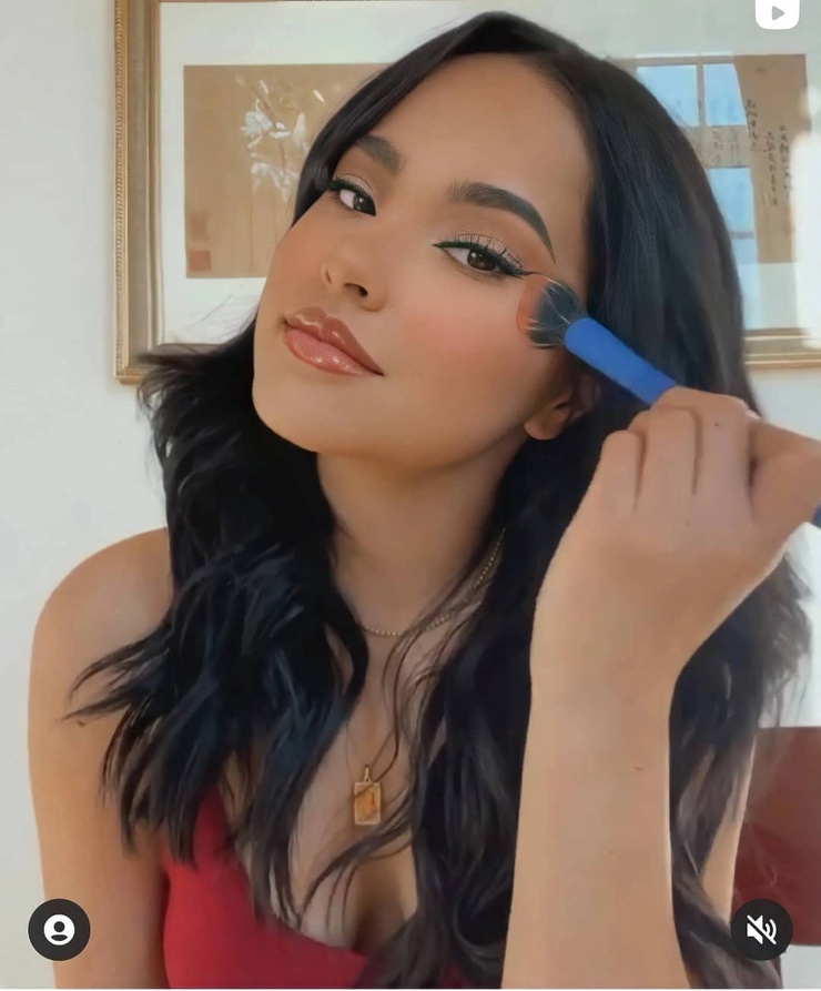 Becky G.