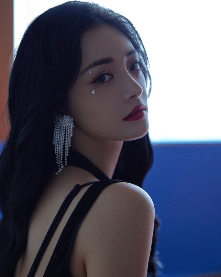 Zhou Jieqiong Zhou Jieqiong