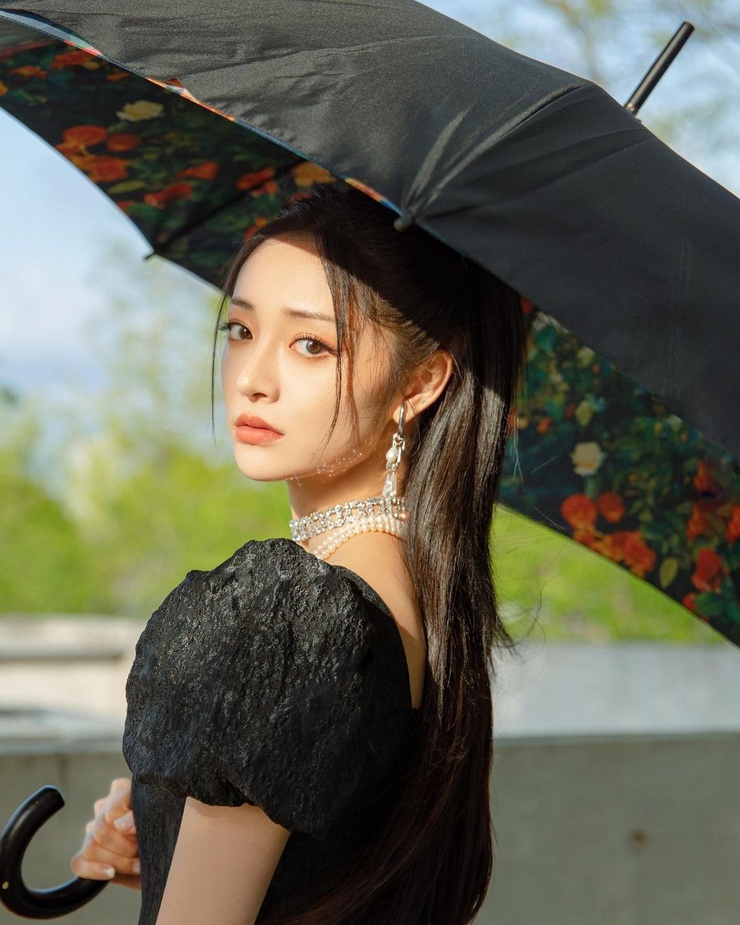 Zhou Jieqiong Zhou Jieqiong