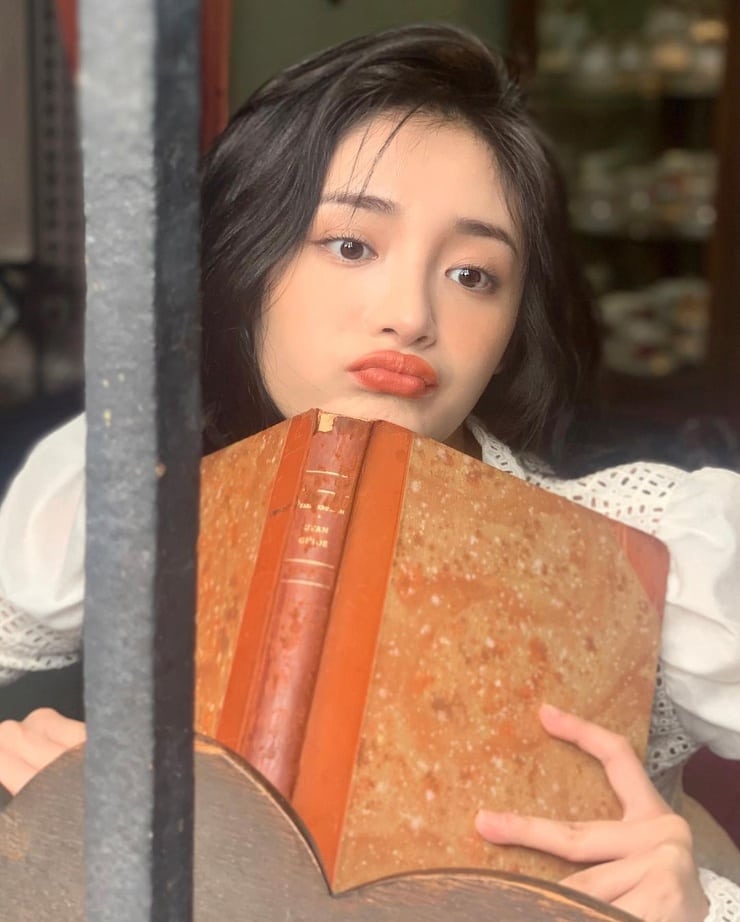Zhou Jieqiong Zhou Jieqiong