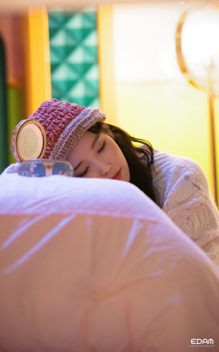 IU