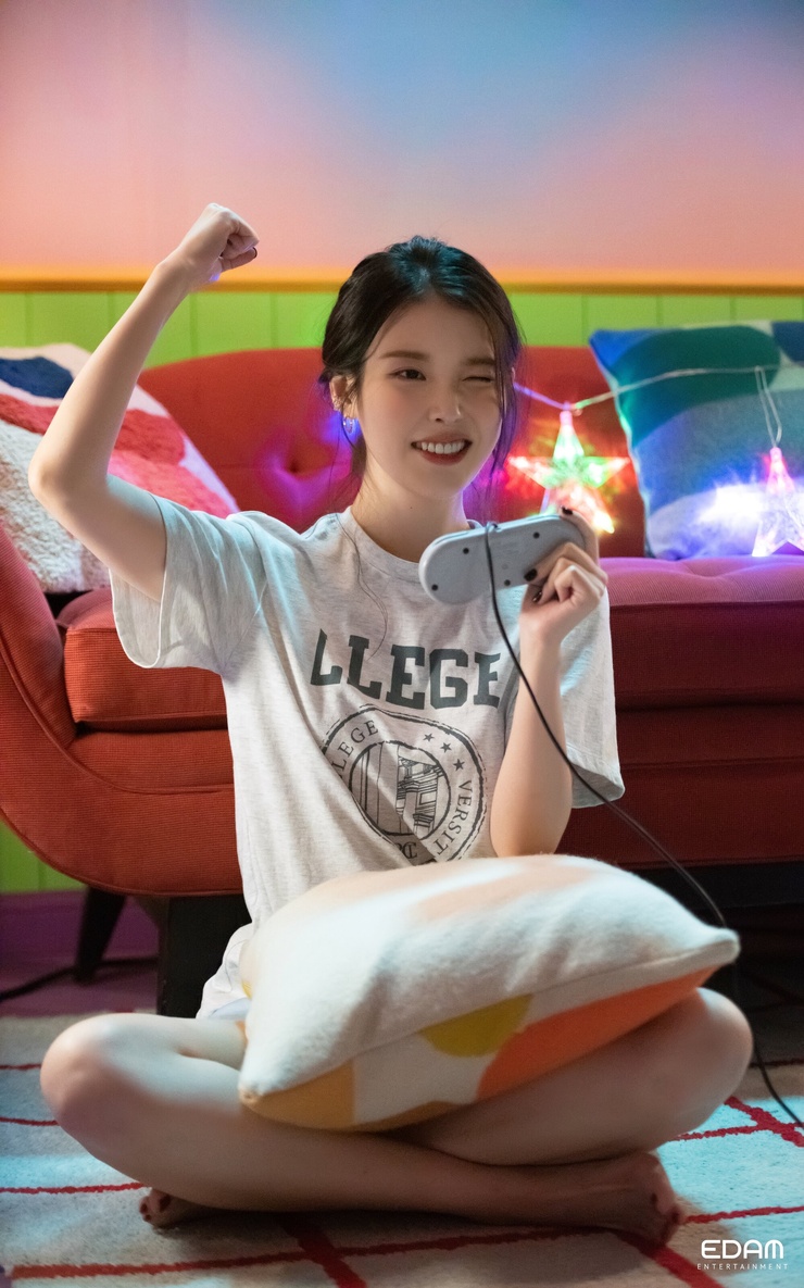 IU